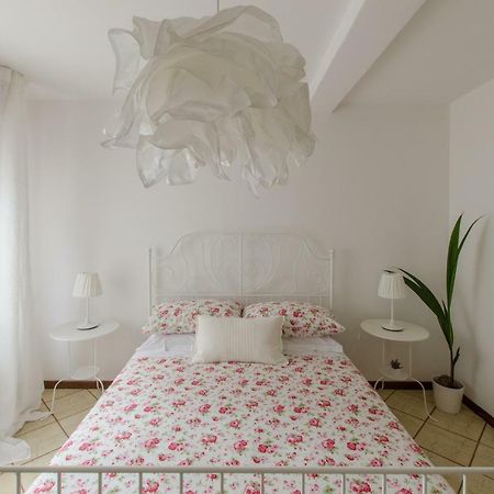 Casa Marisa Lägenhet Sirmione Exteriör bild