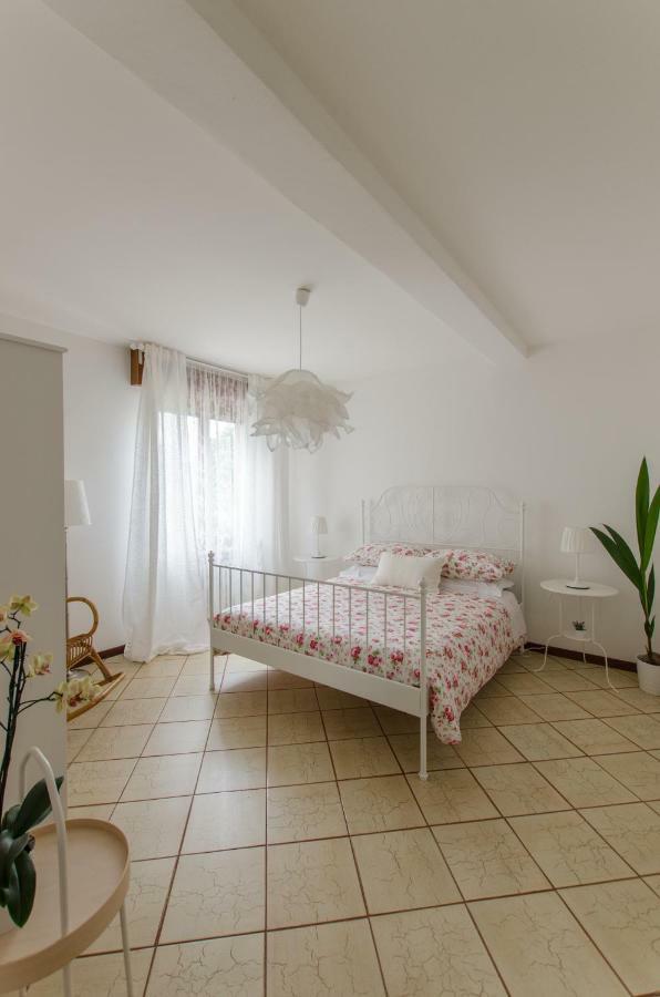 Casa Marisa Lägenhet Sirmione Exteriör bild